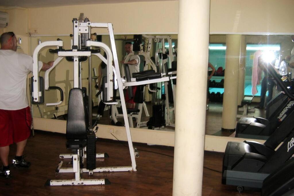 North /large W/ Pool,spa&gym
